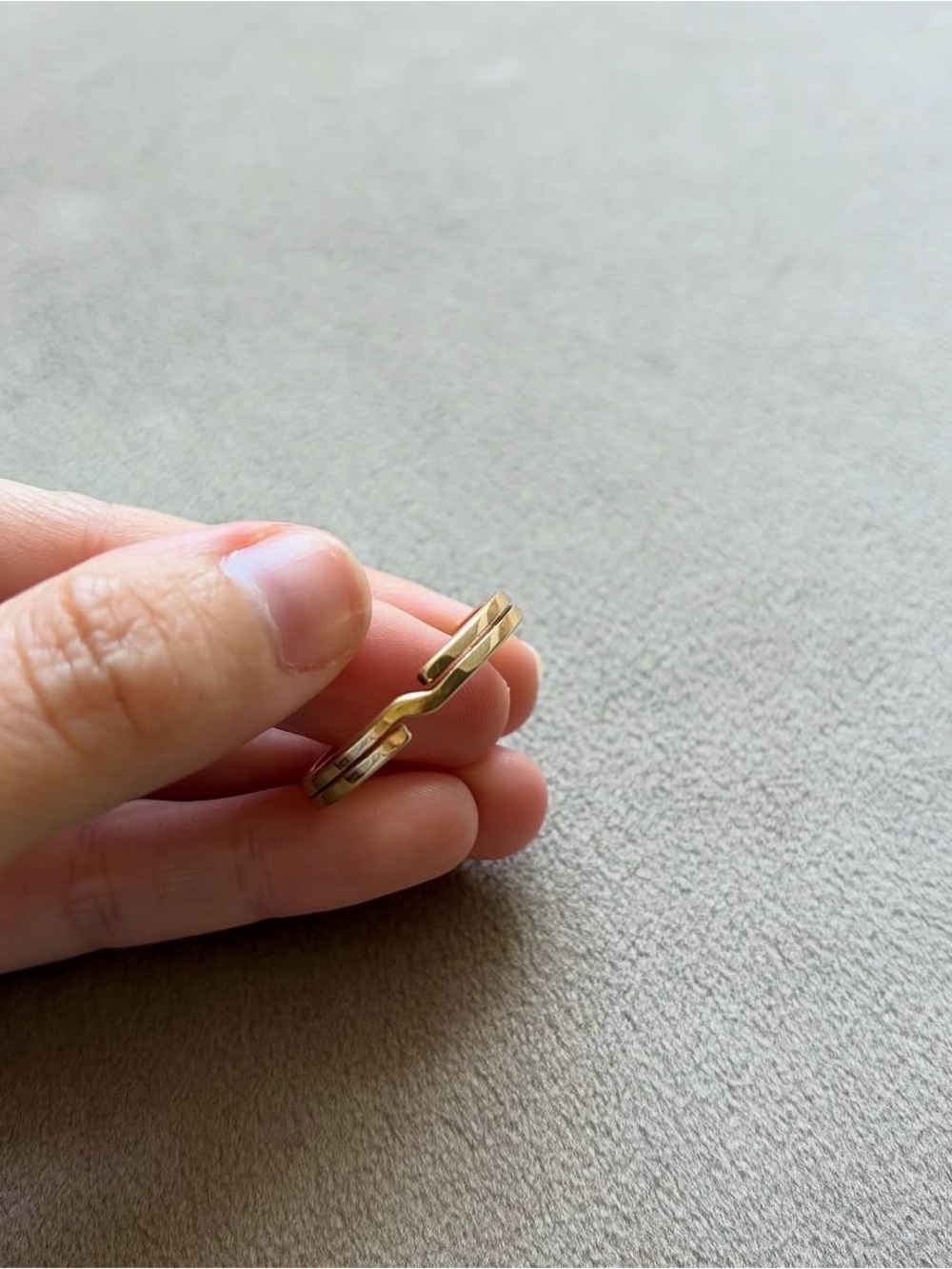Functional solid gold key ring